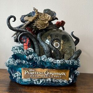 Disney Pirates of the Caribbean Blue & Gold Tentacle Display